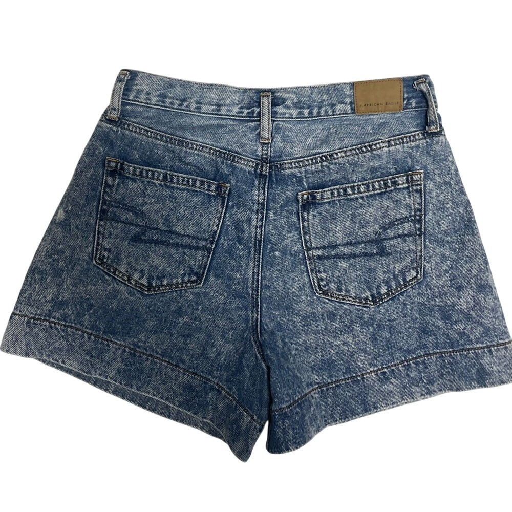 American Eagle Stone Wash High Waisted Mom Denim Shorts Women's 4